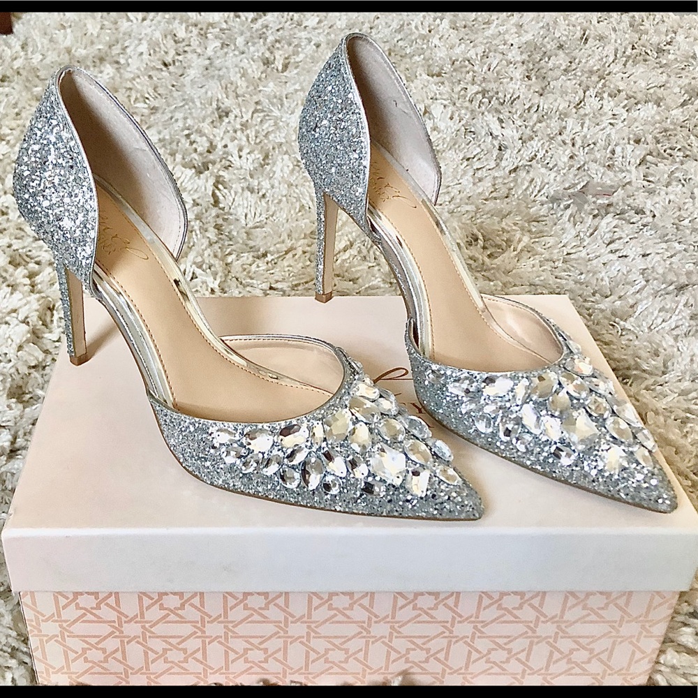 JEWEL BADGLEY MISCHKA UPTON EMBELLISHED PUMPS